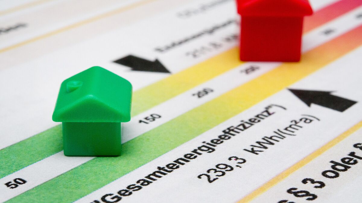 "Private Immobilienverkäufer sind oftmals sehr unsicher", erklärt Wingster Immobilienmakler Jan Merkel. Beispielsweise wissen sie nicht, dass es eine Energieausweispflicht seitens eines Immobilienverkäufers gibt. Foto: Franziska Gabbert/dpa