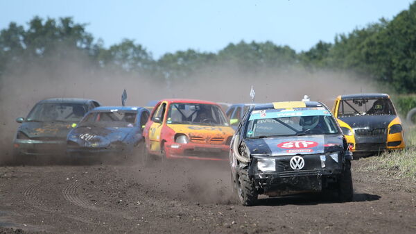 Von Wanhöden nach Krempel: Neuer Verein belebt Stoppelfeldrennen wieder