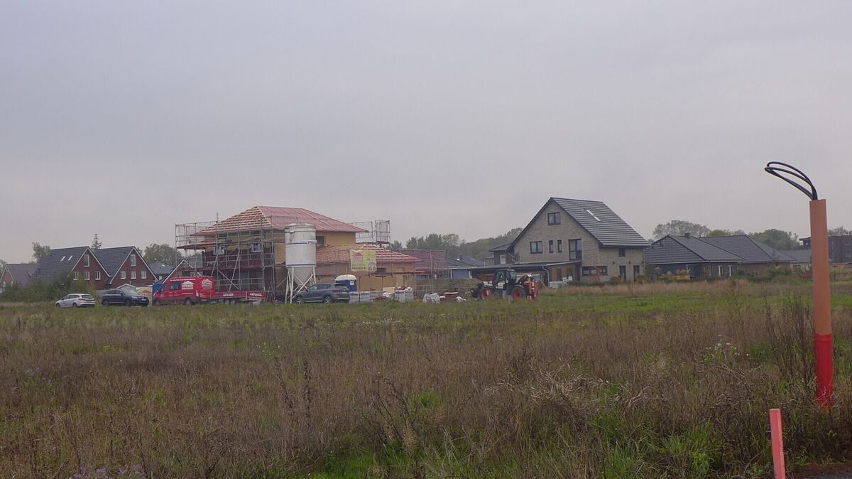 Auch im neuen Otterndorfer Baugebiet „Am Medembogen“ stellen sich inzwischen viele Interessenten die Frage, ob sie sich ihr Eigenheim noch leisten könn(t)en. Foto: Schröder