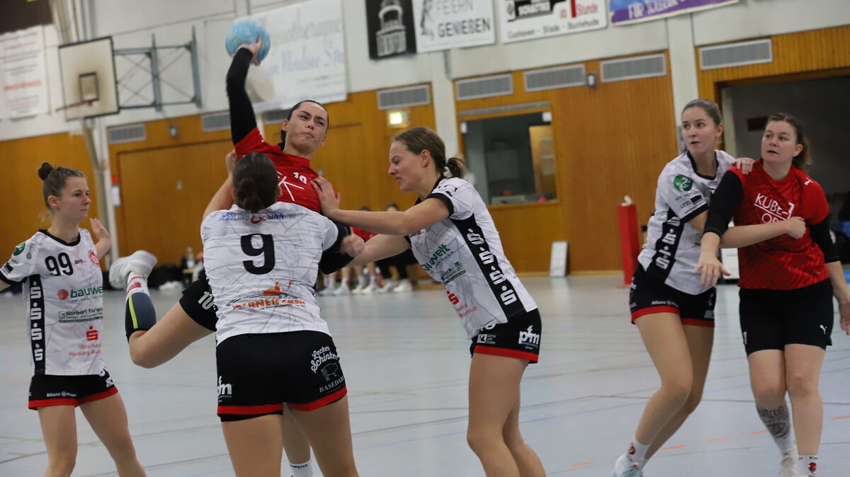 Jeanne Breuer spielte in Habenhausen gut, erzielte drei Tore, konnte die Niederlage aber auch nicht verhindern. Foto: Witthohn