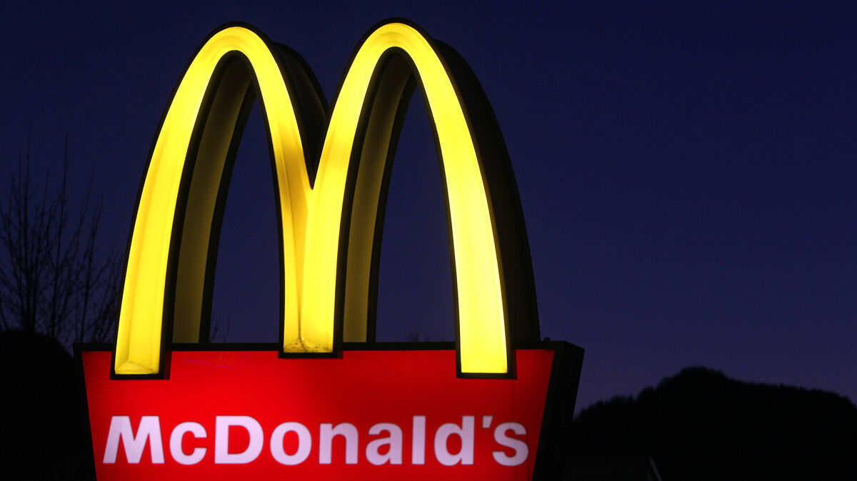 Leuchtreklame für McDonald's auch in Hemmoor? Nach der Sommerpause werden wahrscheinlich die Planungsunterlagen und Gutachten öffentlich ausgelegt. Dann haben alle Interessierten die Möglichkeit, Anregungen und Bedenken in dem Verfahren zu äußern. Foto: Karl-Josef Hildenbrand / dpa
