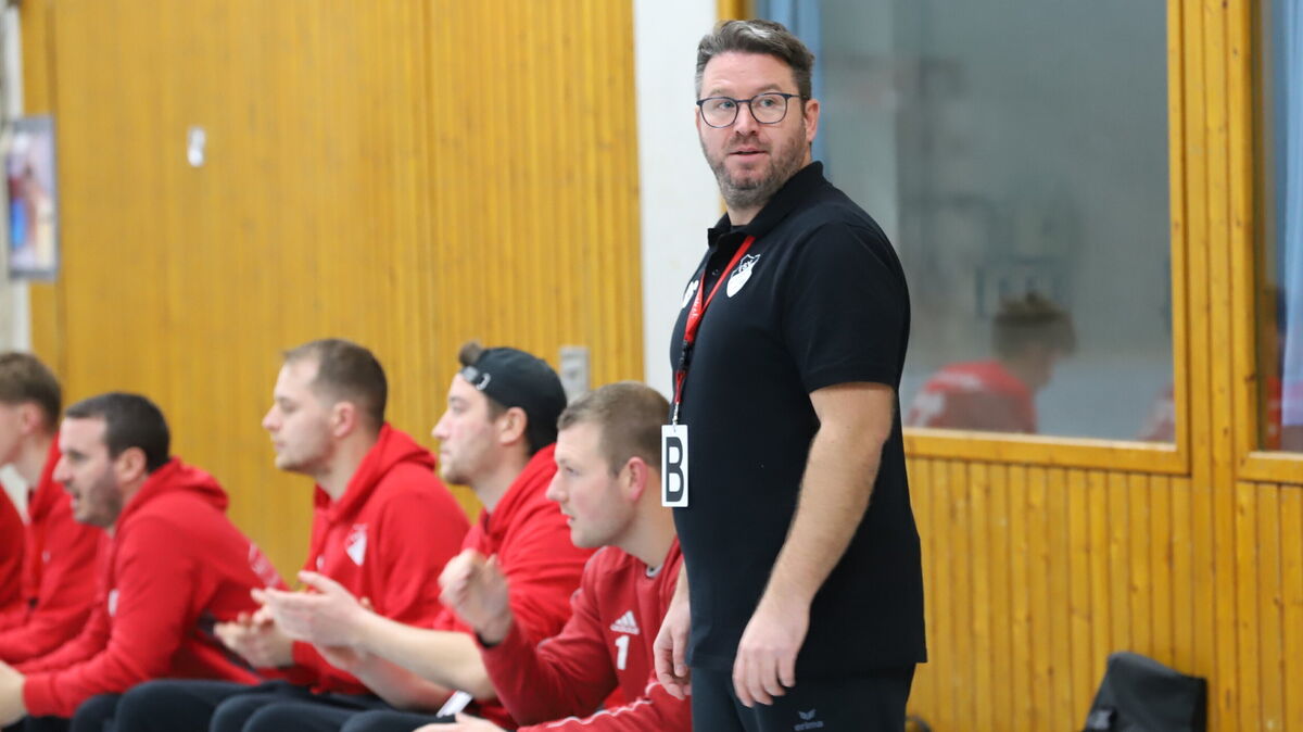 Der Altenwalder Trainer Daniel Schnautz hofft gegen Bremen-Ost auf ein ähnlich gutes Spiel seiner Mannschaft, wie gegen die HSG LiGra. Foto: Witthohn