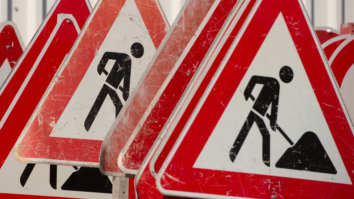 Mehrere Kreisstraßen im Kreis Cuxhaven sollen im kommenden Jahr saniert werden. Foto: Sebastian Kahnert/dpa