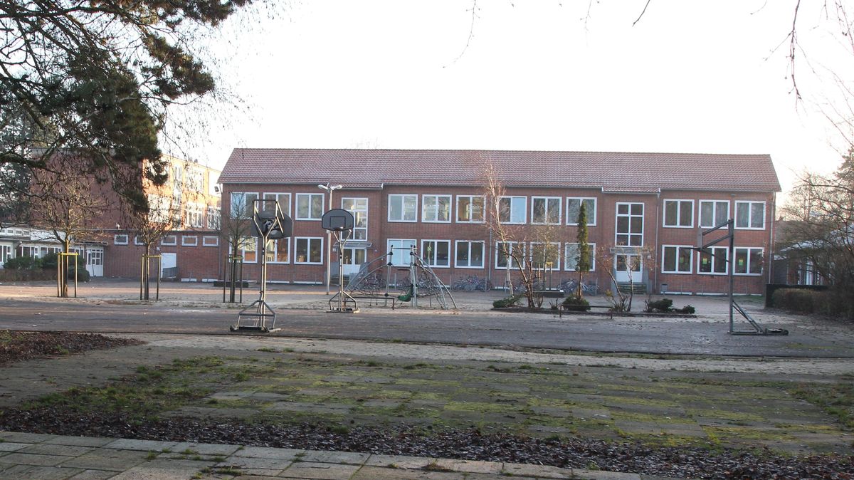 In der Süderwischschule soll nun das Wechselmodell für mehr Platz in den Klassenräumen und auf den Fluren sorgen. Foto: Reese-Winne 