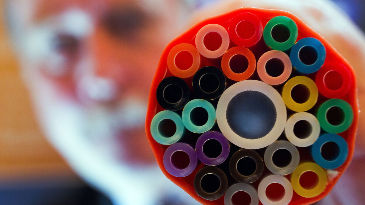 Für viele Kunden der Deutschen Glasfaser geht seit dem späten Mittwochabend nichts mehr - Telefon- und Internetleitung sind gestört. Symbolfoto: Jens Büttner/dpa/lmv