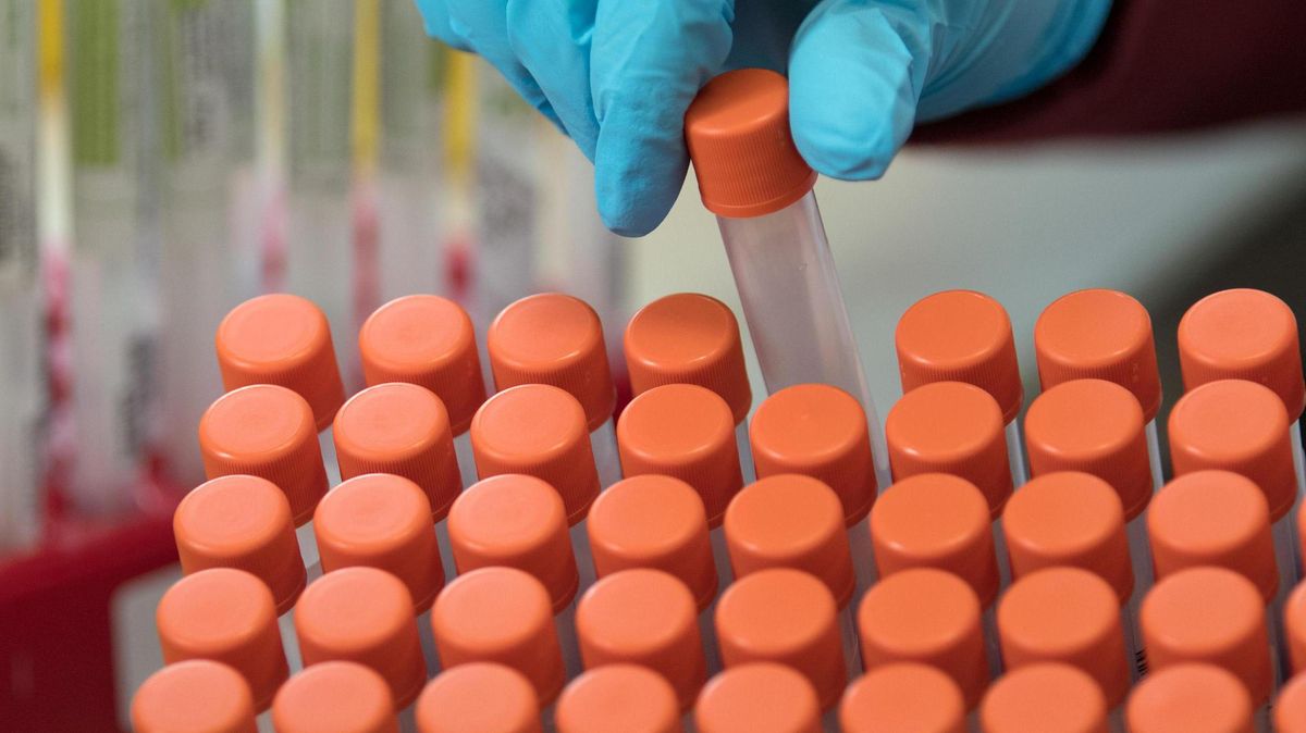 Der Landkreis Cuxhaven meldet am Mittwoch 25 neue bestätigte Corona-Fälle. Symbolfoto: Hendrik Schmidt/dpa