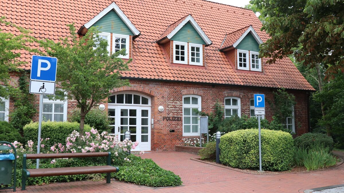 In der Alten Hauptschule tagt der Rat der Gemeinde Ihlienworth - normalerweise. Aber seitdem der Aufzug defekt und die Barrierefreiheit nicht mehr gegeben ist, treffen sich die Kommunalpolitiker an anderen Orten. Foto: Mangels