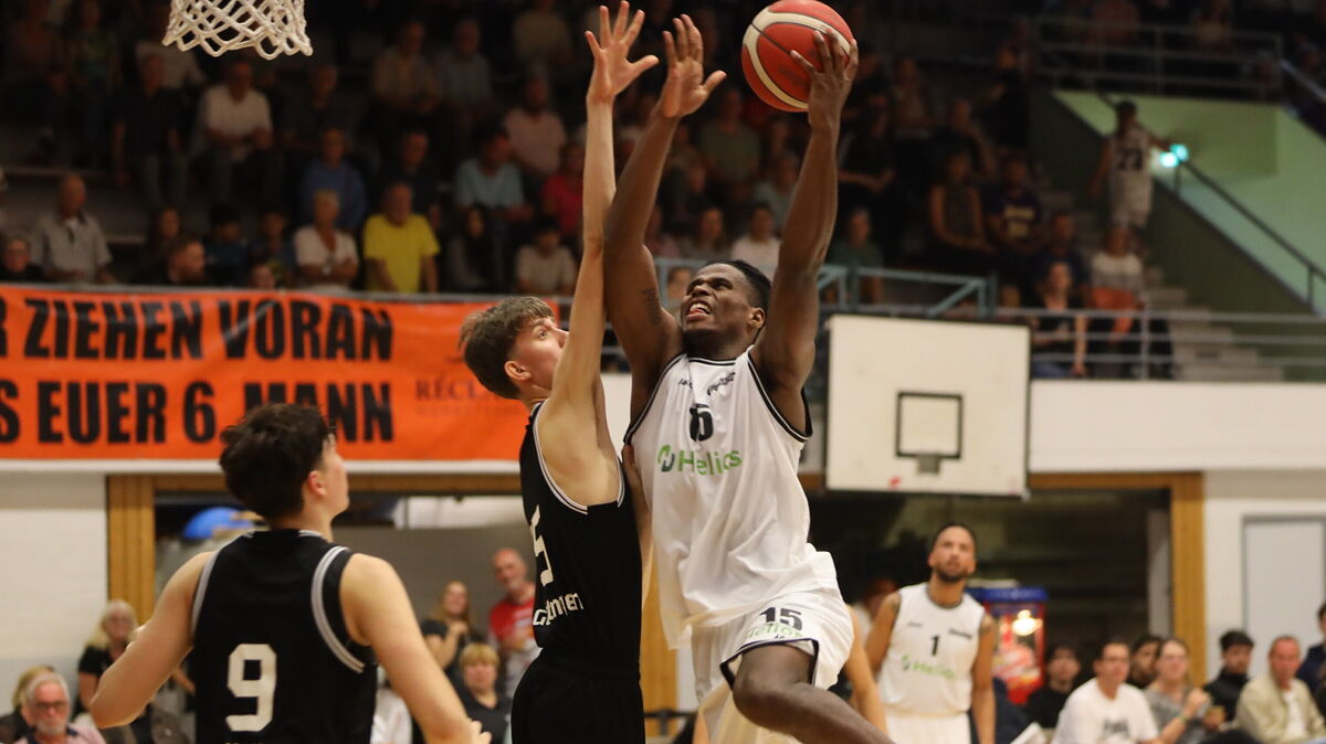 Auch auswärts in Göttingen war Kyron Jerome Kelly Cuxhaven von den BasCats Cuxhaven Topscorer. Foto: Unruh