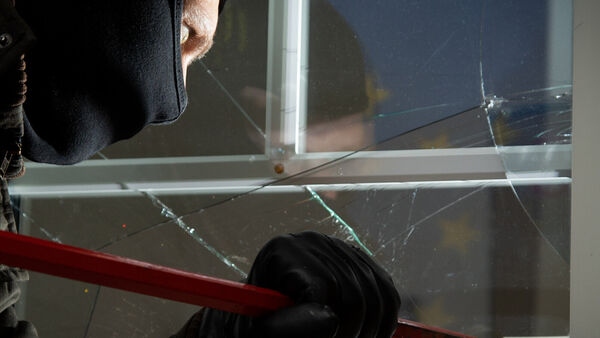 Einbruchswelle in Cuxhaven: Polizei sucht Zeugen und Hinweise