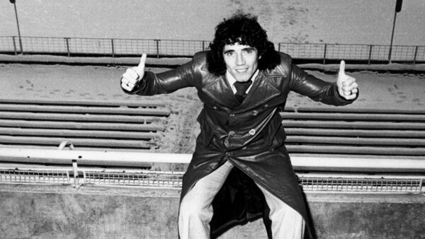 Legendärer Besuch: Als der HSV-Star Kevin Keegan Cuxhaven im Sturm eroberte