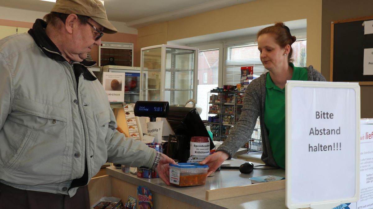 Eine Zeit lang musste der Dorfladen in Osterbruch ums Überleben kämpfen. Doch jetzt, in der Krise, steht er hoch im Kurs. Foto: Mangels