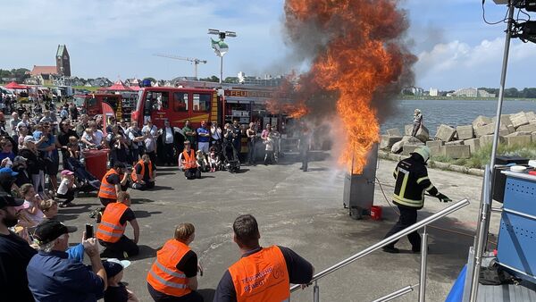 Traumkulisse in Cuxhaven: Feuerwehr und Katastrophenschutz zeigen, was sie draufhaben