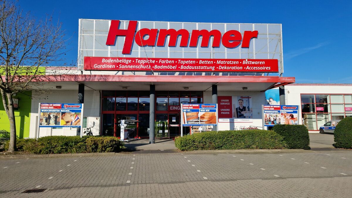 Die Zukunft der Hammer-Filialen ist geklärt. Nun wurde auch mitgeteilt, was mit dem Standort in Cuxhaven geschehen soll. Foto: Larschow