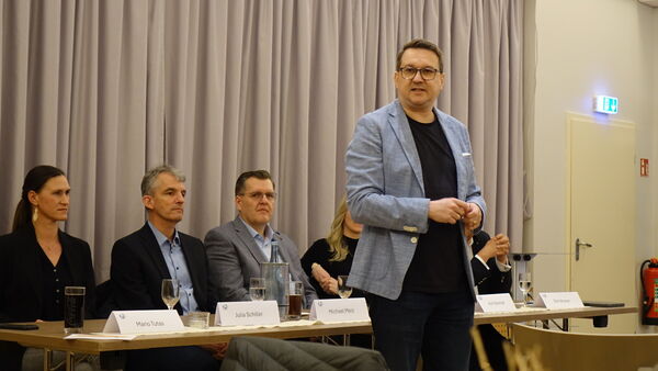 Wie Affen und Pizza mit neuen Führungsmethoden zusammenhängen: Vortrag in Cadenberge