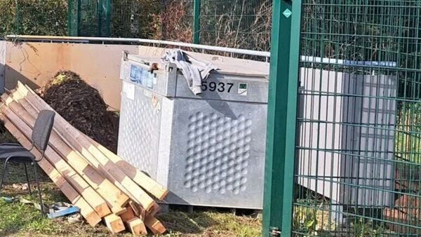 Mobile Tankstelle mit 700 Litern Kraftstoff in Geestland gestohlen - Zeugen gesucht