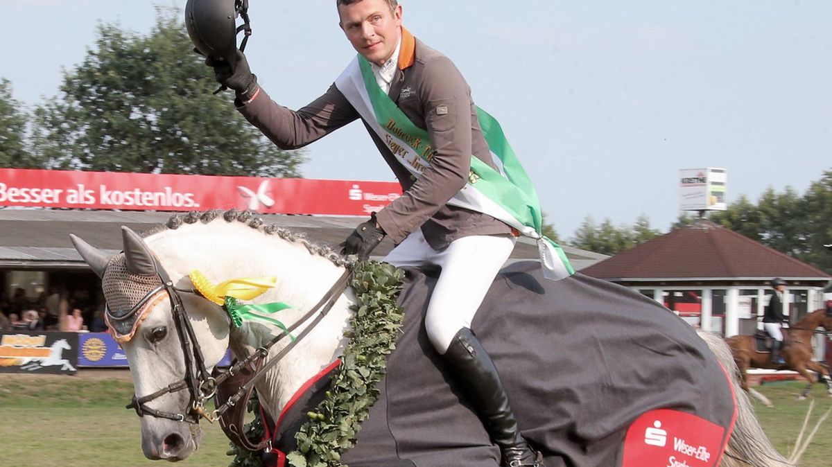 Mit dem zwölfjährigen Chanyon gewann Philip Rüping in Wingst den Großen Preis 2018. Nun muss er es mit einem anderen Pferd versuchen. Foto: Stroscher