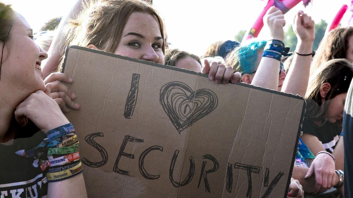 Die Landesregierung schreibt Sicherheit vor Ansteckungen bei Veranstaltungen aktuell groß. Bis zum Deichbrand-Festival, wie hier im Jahr 2018, sind es aber noch ein paar Monate. Foto: Adelmann