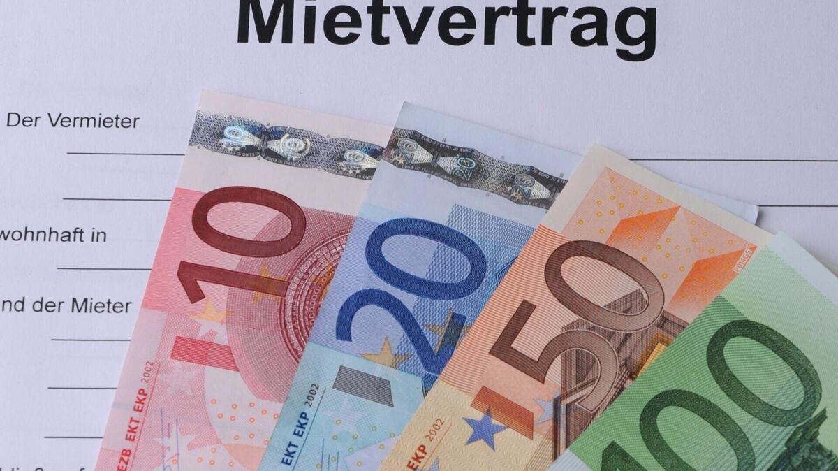 In bestimmten Gegenden soll es zumindest bis Ende 2028 weiter möglich sein, Mieten bei Neuverträgen zu bremsen. (Illustration) Foto: Armin Weigel