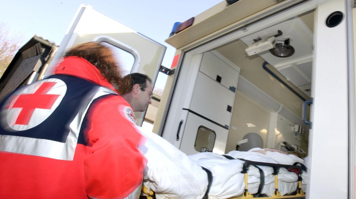 Wie kann die Struktur des Rettungsdienstes im Cuxland verbessert werden? Mit dieser Frage beschäftigt sich eine extra eingerichtete Arbeitsgruppe des Landkreises Cuxhaven. Erste Vorschläge liegen vor - und die sorgen für Diskussionsbedarf. Foto: Marcus Führer / dpa