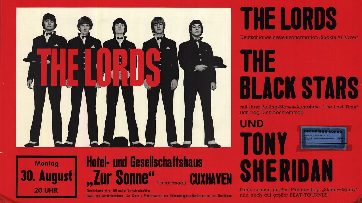 Gipfeltreffen der Beat-Elite: Die "Lords", "The Black Stars" und Tony Sheridan waren die Stars der "Bomben-Beat-Show" im Hotel und Gesellschaftshaus "Zur Sonne" am 30. August 1965. Rund 700 junge Fans jubelten den Musikern zu. Foto: Sammlung Fröhlich/Mangels