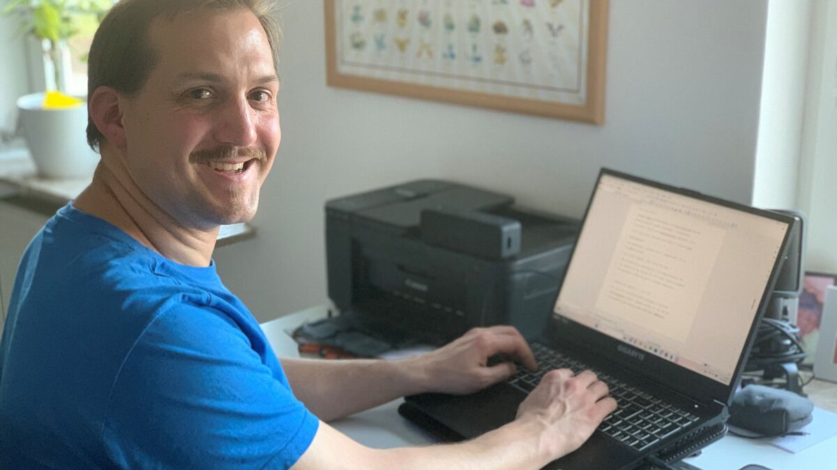 Johannes Hartmann aus Nordleda hört nicht auf zu schreiben, ist an seinem vierten Buch dran – inspiriert von seiner Leidenschaft für Science-Fiction. Foto: May