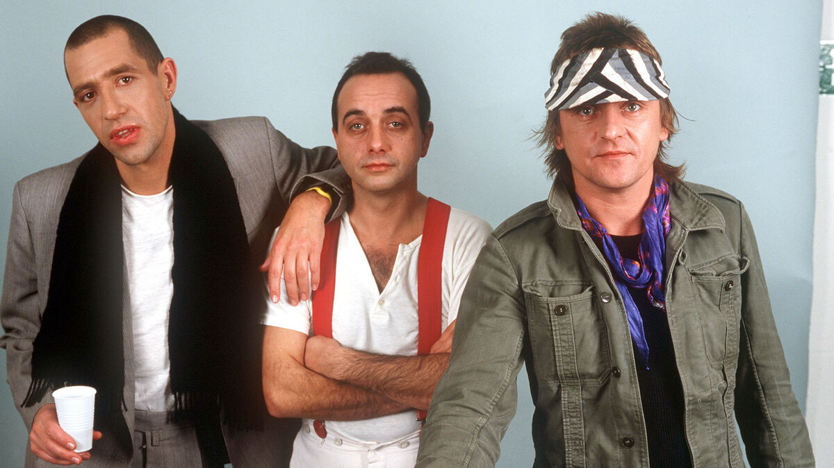 Kralle Krawinkel (rechts) hatte die Neue-Deutsche-Welle-Band Trio gemeinsam mit Stephan Remmler (links) und Peter Behrens (Mitte) 1979 gegründet. Foto: dpa/Ossinger