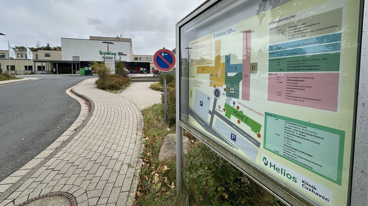 Gebäudeplan der Helios-Klinik Cuxhaven: Ob in einem Jahr darauf noch die Abteilung für Rheumatologie verzeichnet sein kann, ist zweifelhaft. Foto: Reese-Winne