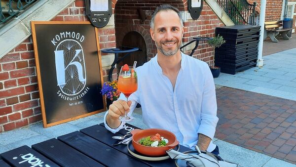 Daniel E. Palu genießt "la dolce Vita" in Otterndorf