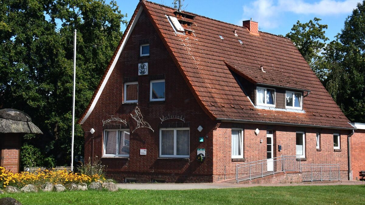 Was passiert künftig mit dem bislang noch genutzten Feuerwehrgebäude in Westersode? Foto: Schröder