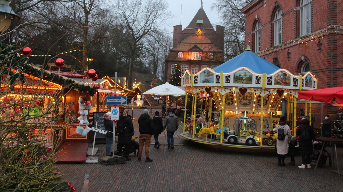 Letzte Gelegenheit: Am Donnerstag, 23. Dezember, öffnet der Cuxhavener Weihnachtsmarkt zum letzten Mal. Ab Freitag, 24. Dezember, gilt die verordnete Festtagsruhe bis ins neue Jahr. Foto: Kramp