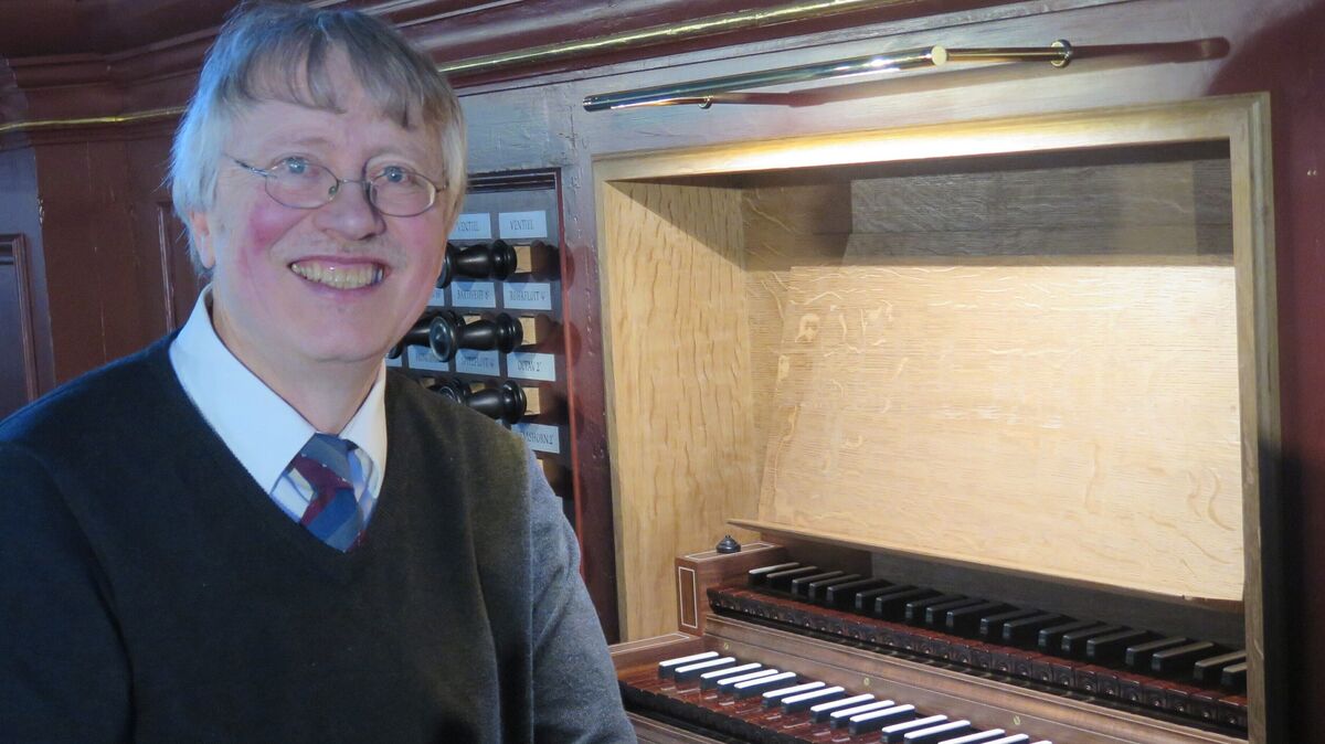 Prof. Wolfgang Zerer ist der Interpret des Osterkonzertes an der Gloger-Orgel. Foto: Cordes