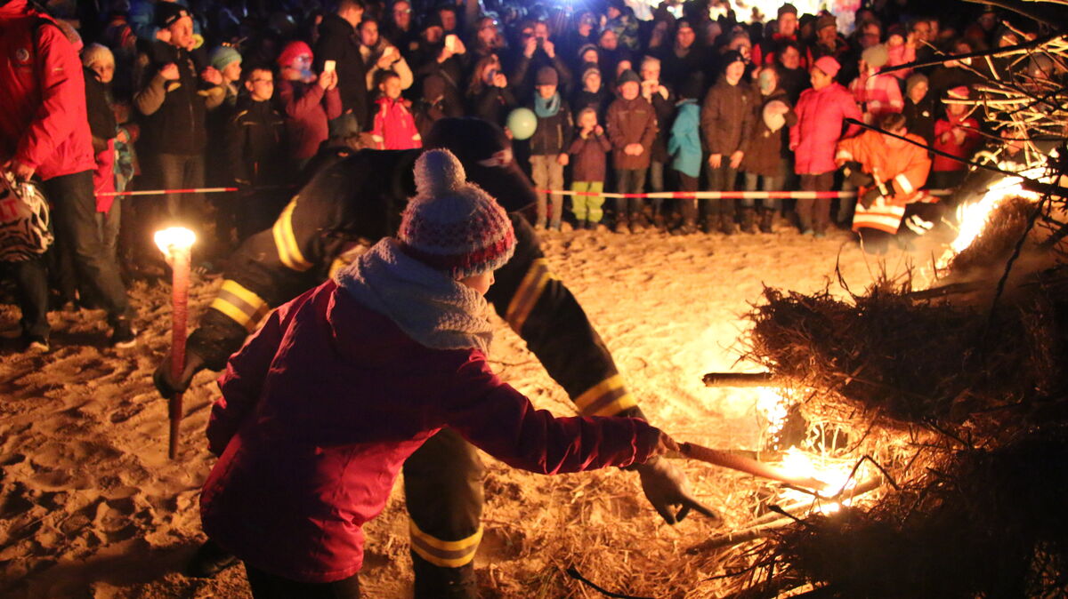 In Cuxhaven lodern im Jahr 2024 wieder einige Osterfeuer. Archivfoto: Potschka