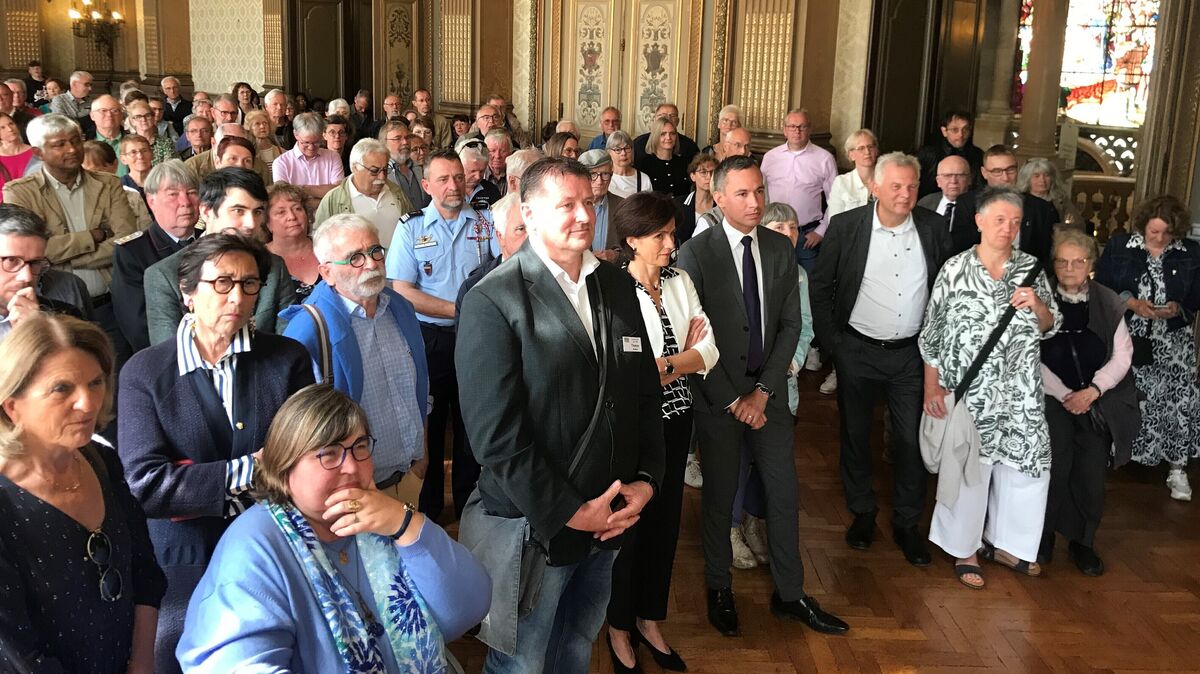 Der prachtvolle Saal des Rathauses in Vannes ist beim Empfang gut gefüllt. Foto: Reese-Winne