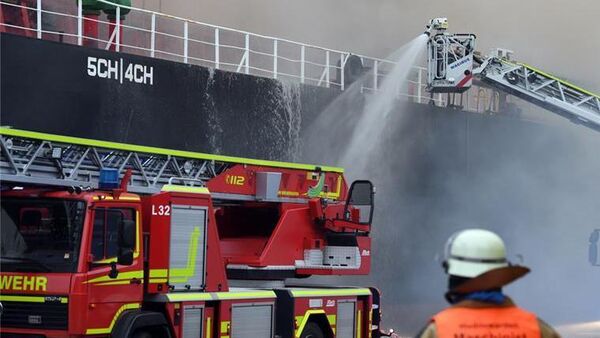 Brand auf Frachter in Bremerhaven: Feuer wieder entfacht