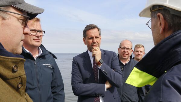 Liegeplätze in Cuxhaven: Umweltminister Lies stellt Lückenschluss in Aussicht