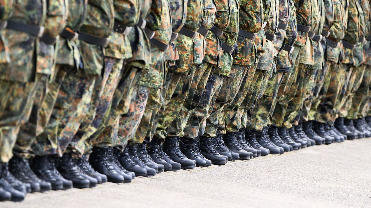 Die Zukunft der Bundeswehr steht vor einem entscheidenden Wendepunkt: Bis 2035 soll die Truppe auf 260.000 aktive Soldatinnen und Soldaten anwachsen. Foto: dpa/Stratenschulte