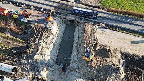 Elemente per Autokran eingehoben: So steht es um die A27-Baustelle bei Hagen