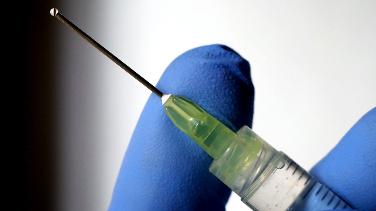 Noch am Montag werden die ersten Menschen im Kreis Cuxhaven gegen das Corona-Virus geimpft. Symbolfoto: Karl-Josef Hildenbrand