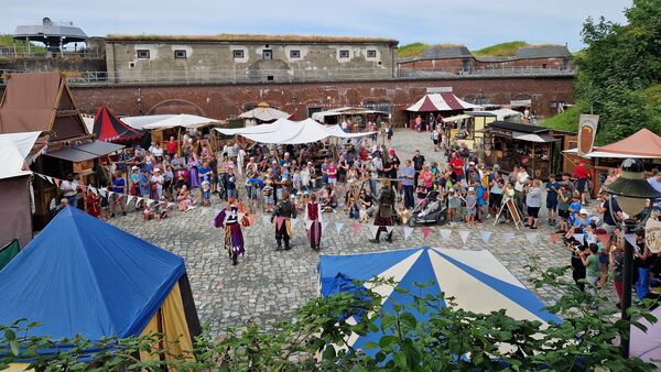 25. Cuxhavener Historienspektakel eröffnet: Noch zwei Tage Programm im Fort Kugelbake