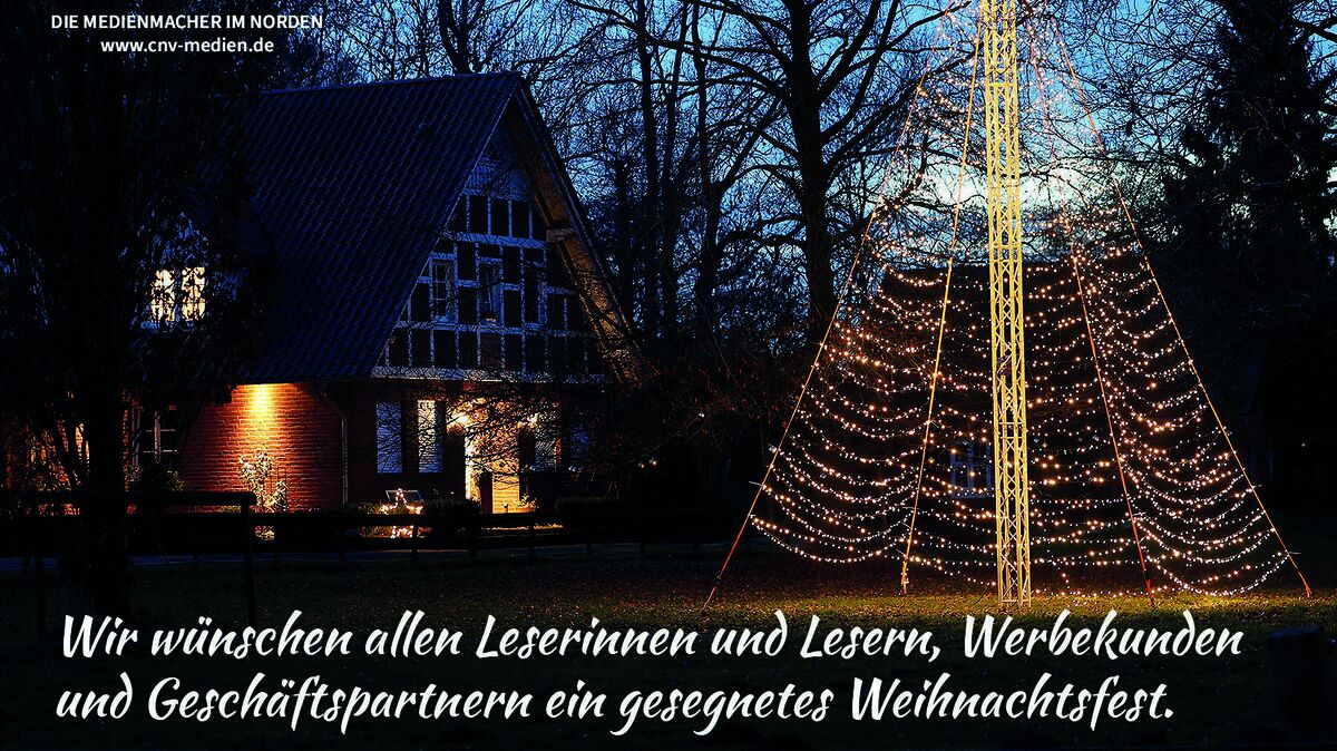 Einen echten Hingucker hat die Familie Bulle an der Heerstraße in Altenbruch errichtet. Eine besondere Tanne hat in der Adventszeit viele Blicke auf sich gezogen. Stilvoll mit warmweißen LED-Lichtern ausgestattet, sorgt der stilisierte Weihnachtsbaum für einen besonderen Anblick. Vor den mit Fachwerk versehenen Gebäuden des landwirtschaftlichen Anwesens ist dieser Lichtschmuck besonders effektvoll. Foto: Lütt