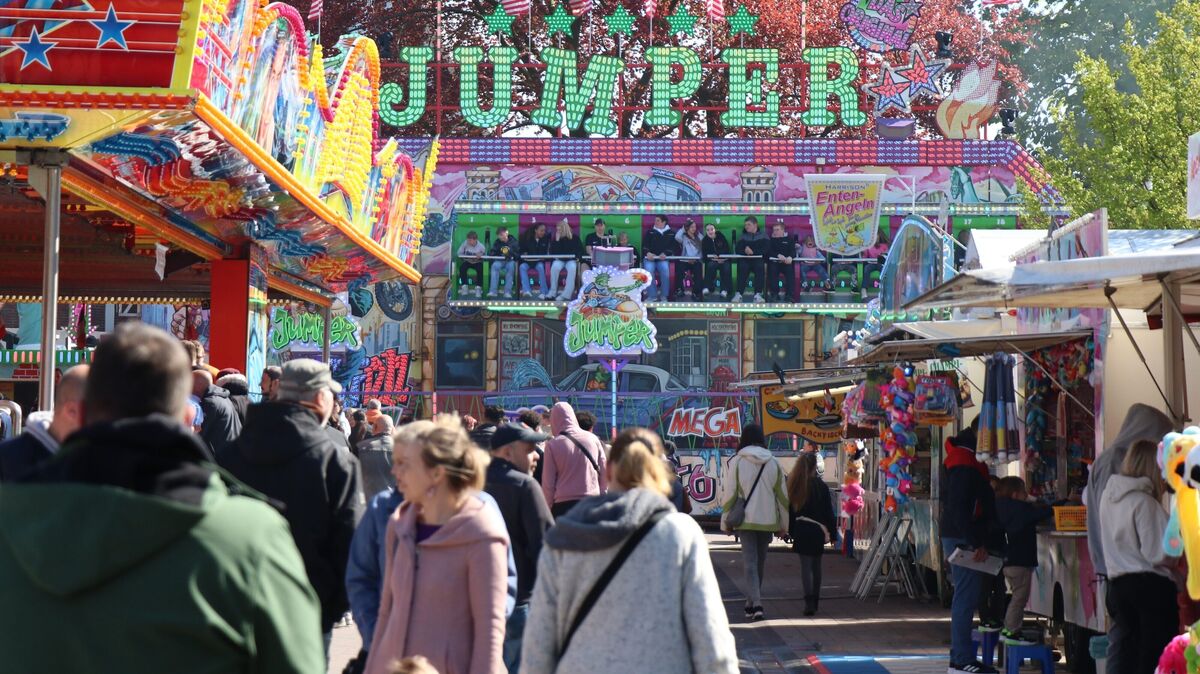 Drei Großfahrgeschäfte, darunter der „Jumper“, garantieren Nervenkitzel. Archivfoto: Mangels