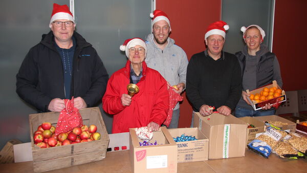 Cadenberger "Nikolausaktion": 165 Überraschungs-Tüten sorgen für Freude bei Senioren