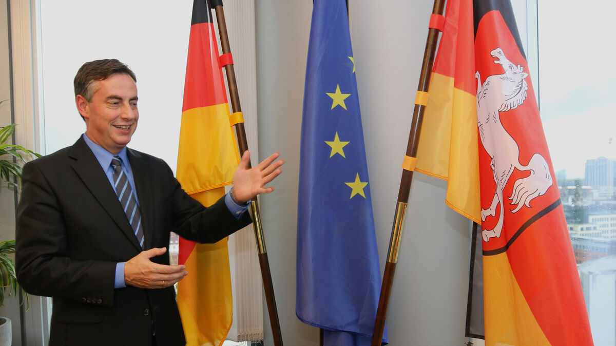 David McAllister in seinem Büro in Brüssel: Seit 2014 gehört er dem Parlament an, seit 2017 leitet er bei der EU den „Ausschuss für auswärtige Angelegenheiten“. Archivfoto: CNV