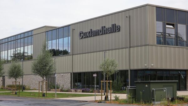 Cuxlandhalle eröffnet, Rundturnhalle vor Abriss - und Vereine warten auf Antworten