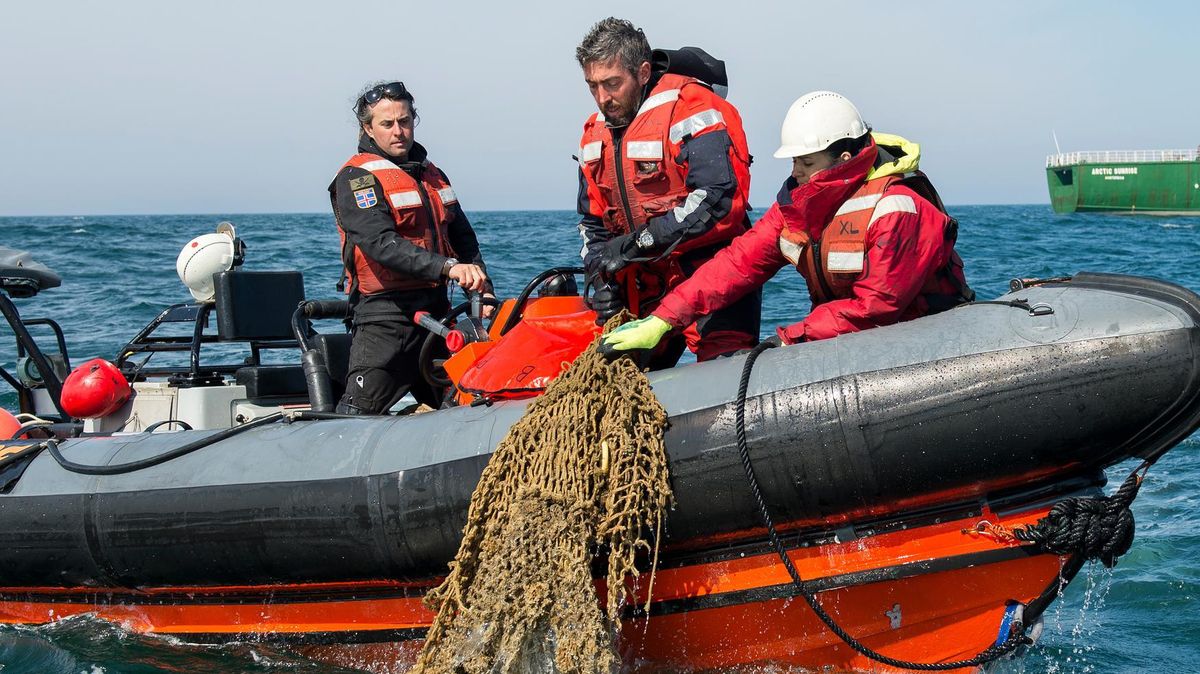 Geisternetz schwimmen immer wieder im Meer und sorgen für Gefahren - vor allem für die Meerestiere. Foto: Stachowske