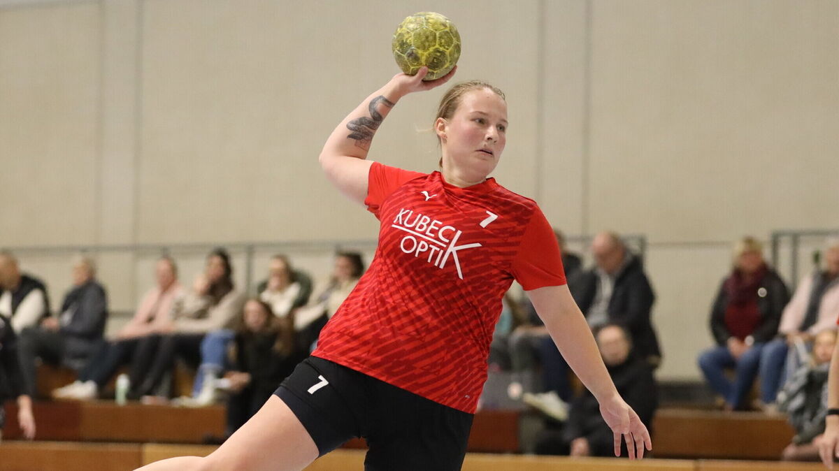 Die Altenwalderin Franziska Hunold zeigte sich vom Punkt treffsicher, traf vier ihrer fünf Siebenmeter im Spiel in Friedrichsfehn. Foto: Unruh