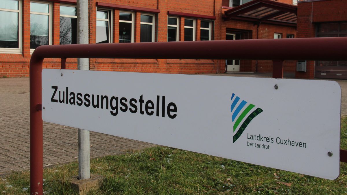 In den kommenden vier Wochen gibt es bei der Cuxhavener Zulassungsstelle an vier Tagen einen offenen Schalter.Foto: Mangels