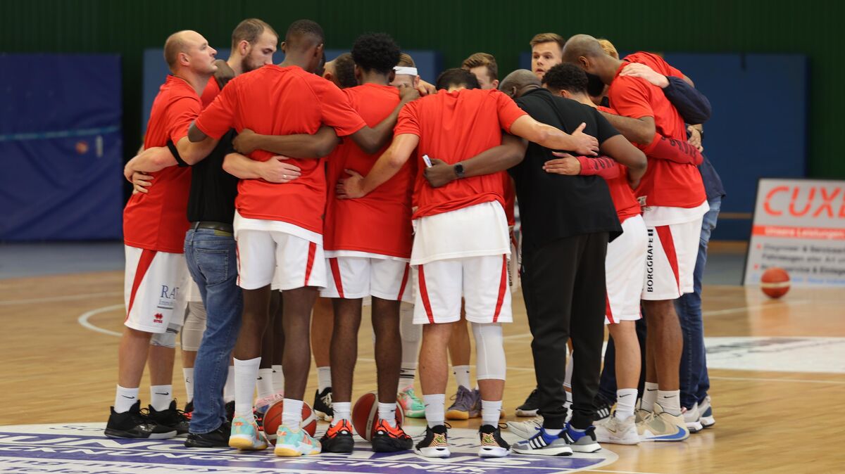 Die Cuxhaven Baskets werden sich einen neuen Coach suchen müssen. Foto: Lütt 
