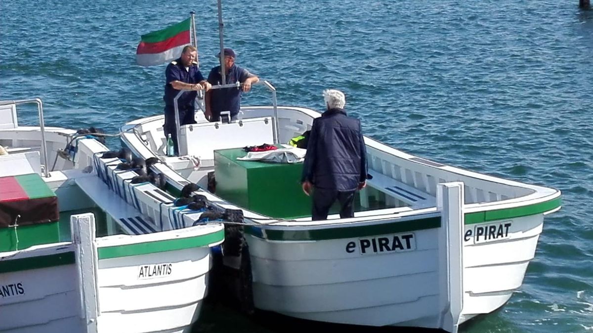 Traf am Mittwoch auf Helgoland ein: Das erste eBörteboot. Foto: Frank Botter