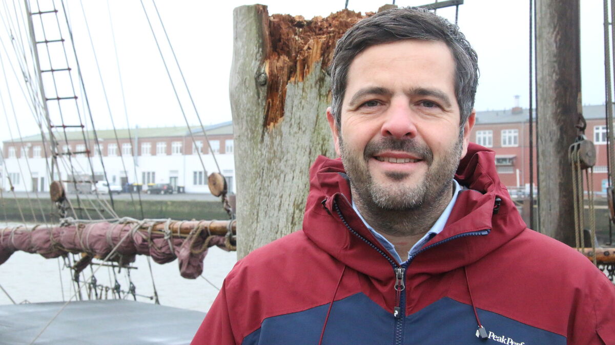 "Ich liebe das Meer und bin gerne am Strand oder im Hafen": Der SPD-Bundestagskandidat beschreibt das Cuxland als denjenigen Ort, an dem er auftanken kann. Foto: Potschka
